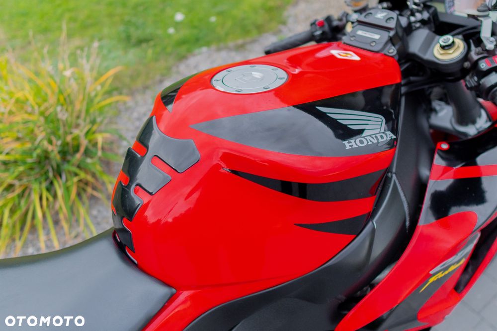 Honda CBR - 18