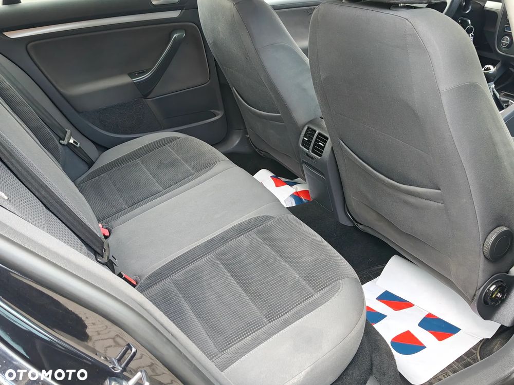 Volkswagen Jetta 1.9 TDI Comfortline - 29