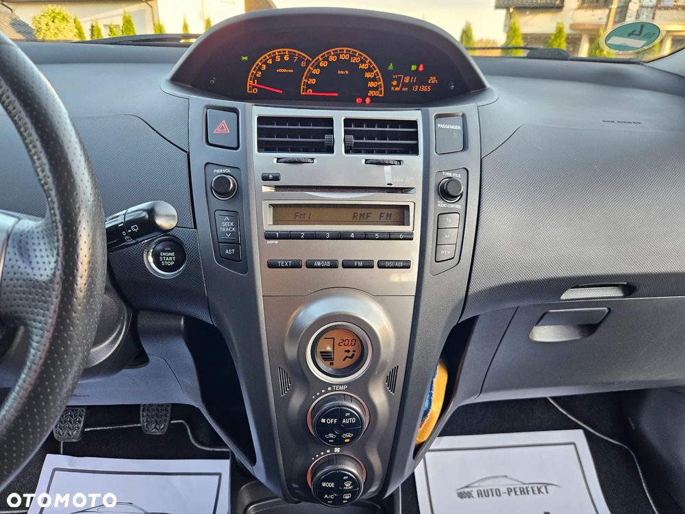 Toyota Yaris 1.33 Prestige - 28