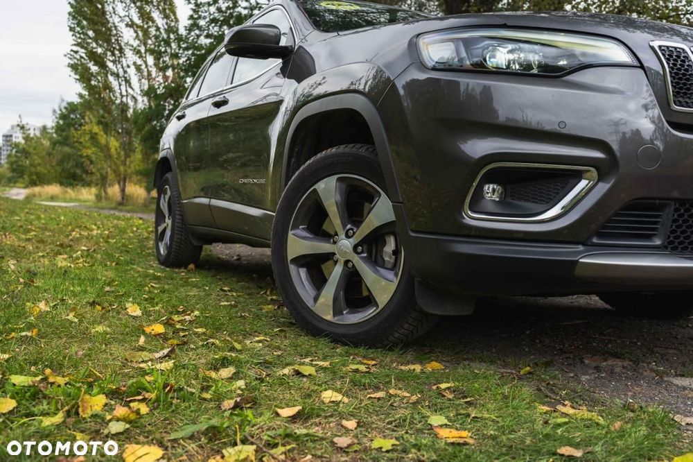 Jeep Cherokee - 10