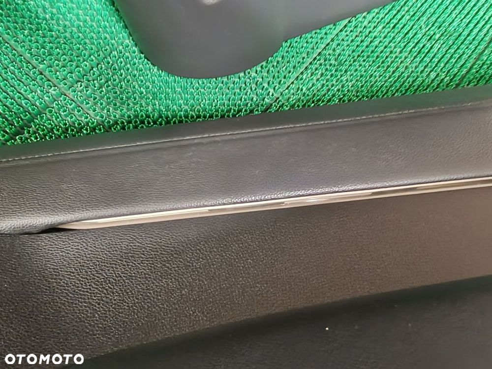 TOYOTA COROLLA CROSS od 2022r Fotele Kanapy Boczki - 9