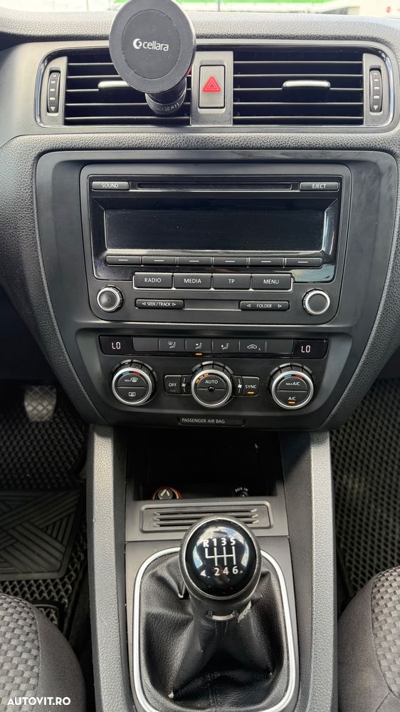 Volkswagen Jetta - 15
