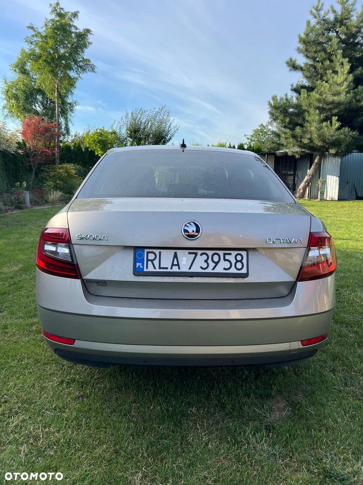 Skoda Octavia 1.6 TDI DSG Ambition - 9