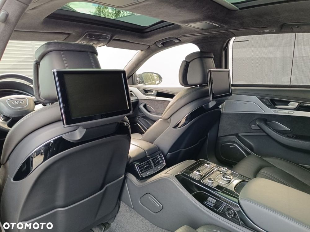 Audi A8 - 35