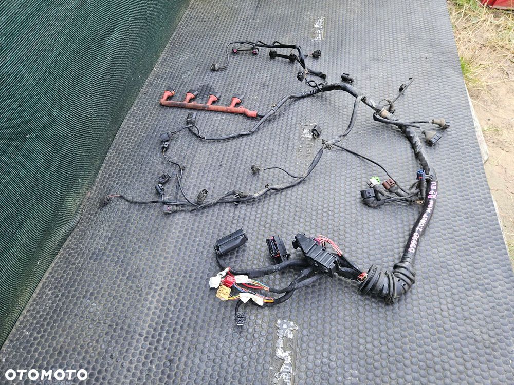 Wiazka 8E1971072EQ Instalacja Silnika 2.0 ALT 20V 130KM Europa Manual Audi A4 B6 - 2