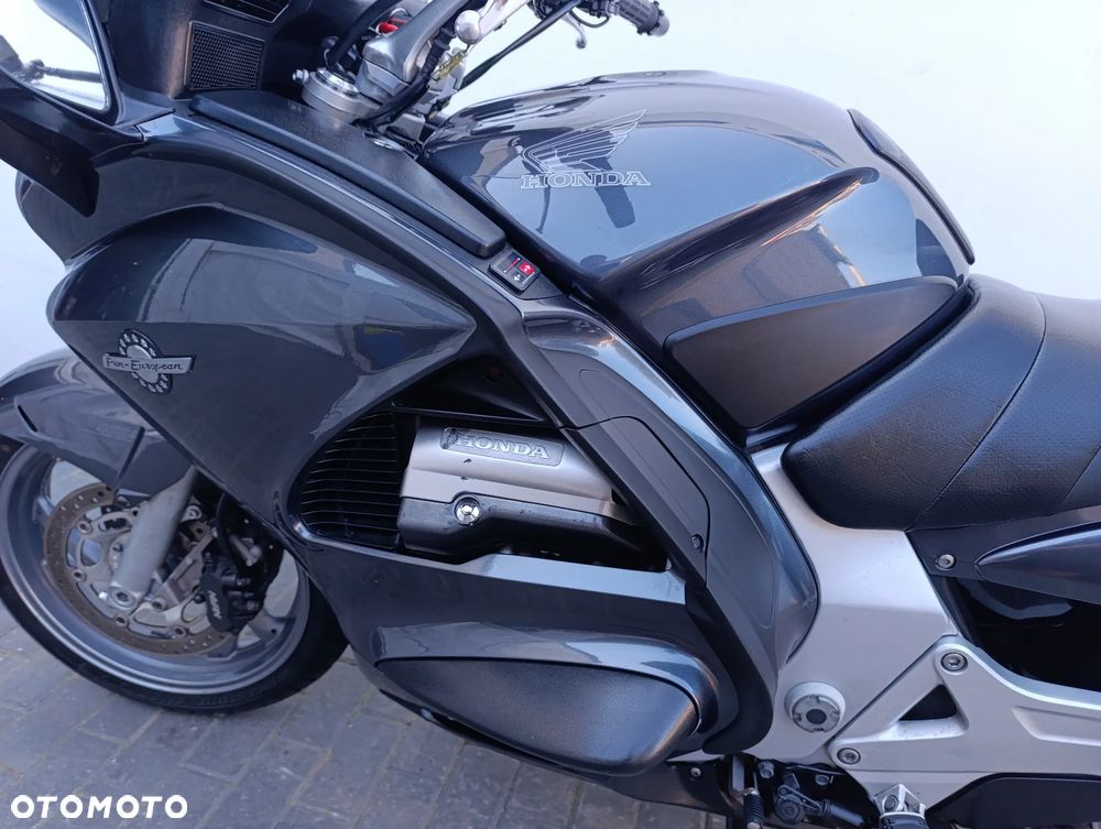 Honda ST - 13