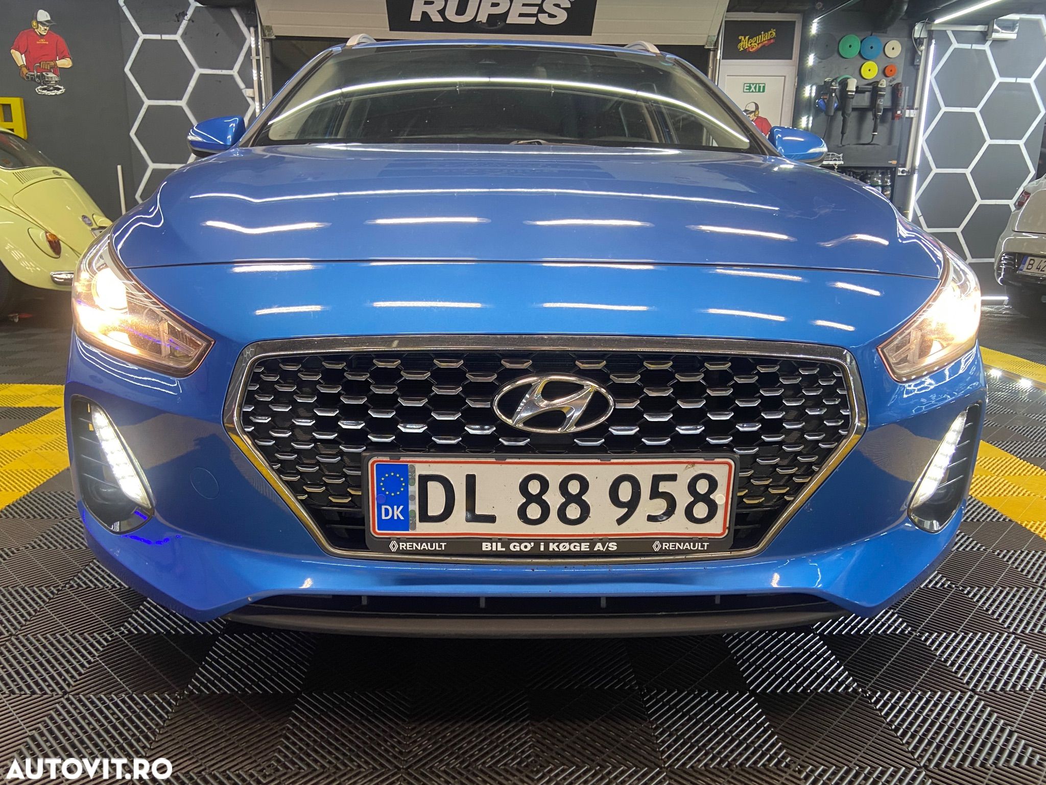 Hyundai i30 1.6 CRDI Premium - 1