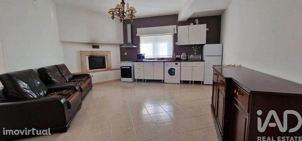 Casa / Villa T9 em Meirinhas de 180,00 m2 - Grande imagem: 3/19