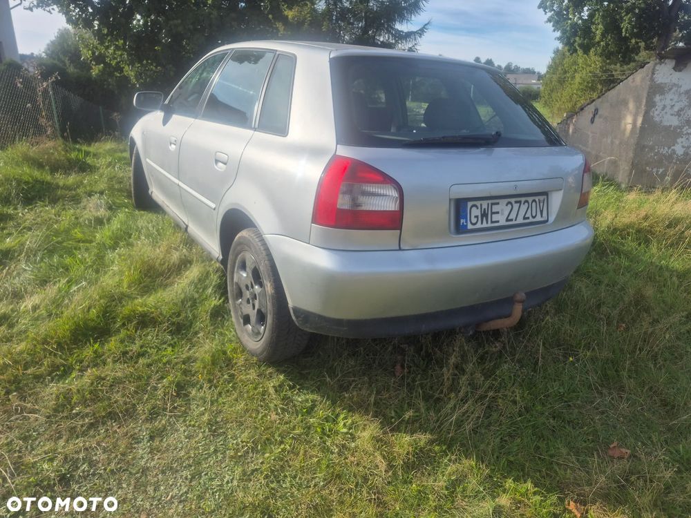 Audi A3 1.6 Ambiente - 6
