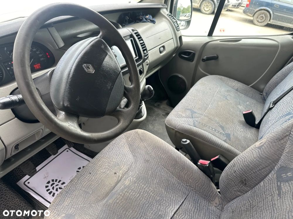 Renault Trafic - 16