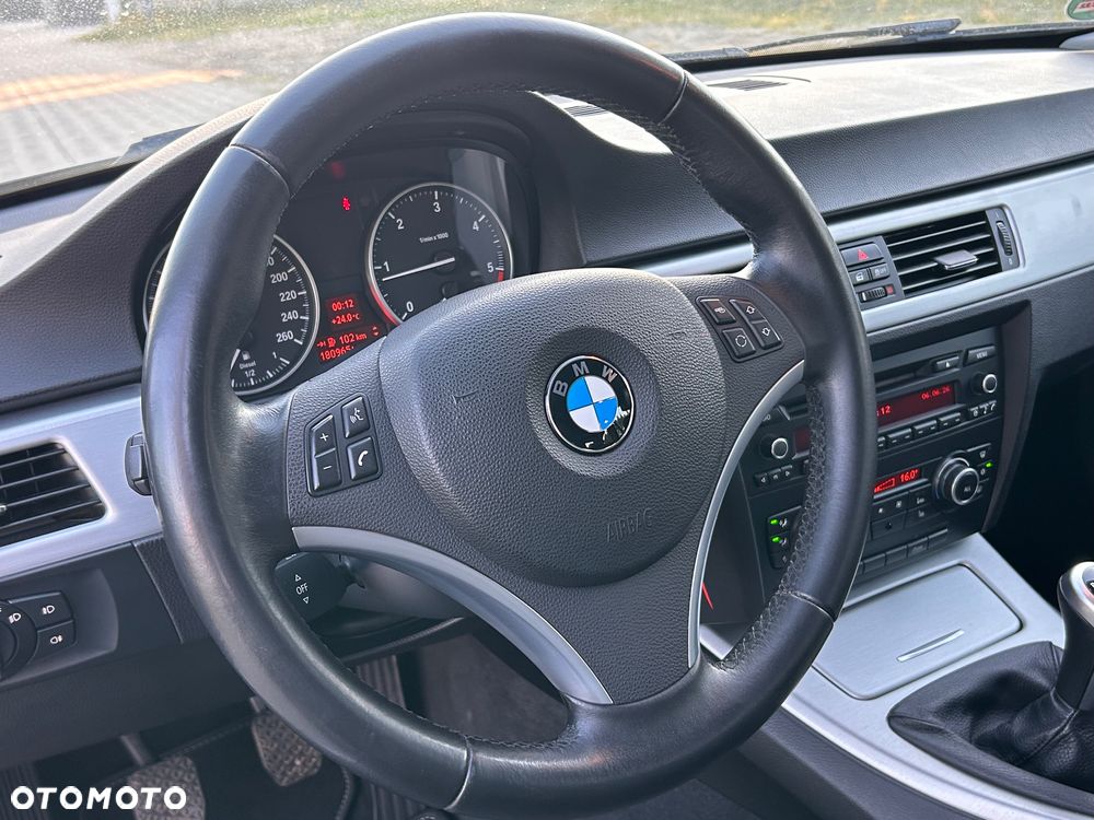 BMW Seria 3 318d DPF Edition Exclusive - 20