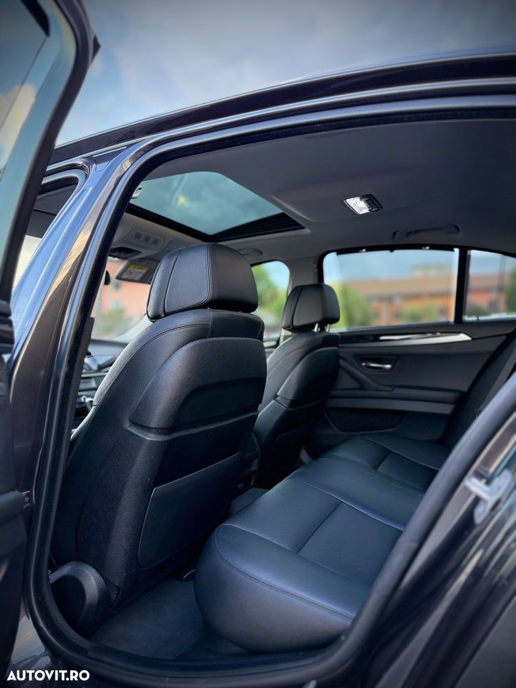 BMW Seria 5 520d AT - 9