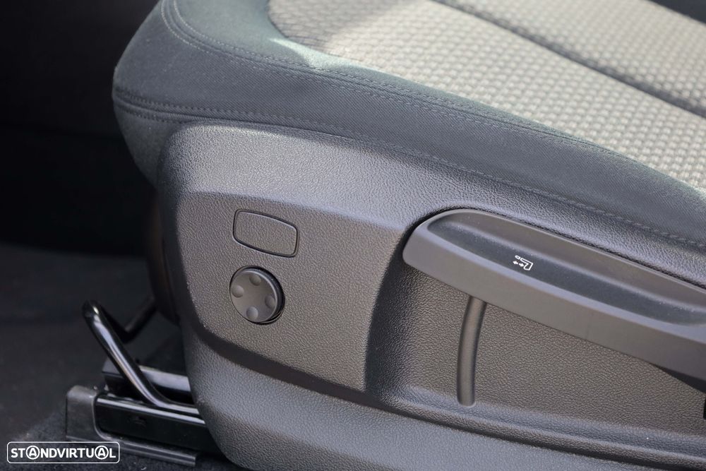 BMW 216 Active Tourer d Line Sport Auto - 18