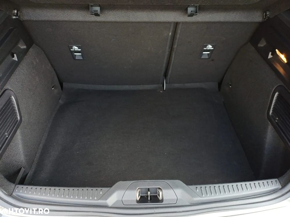 Ford Focus 1.5 EcoBlue Start-Stopp-System Aut. ST-LINE DESIGN - 26