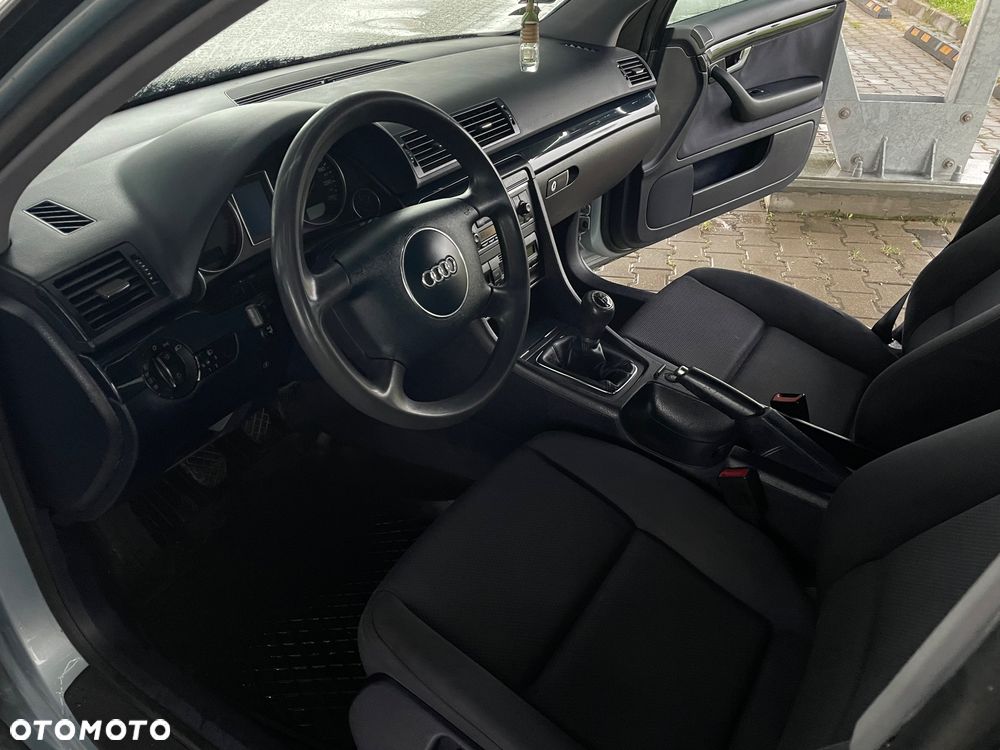 Audi A4 Limousine - 9