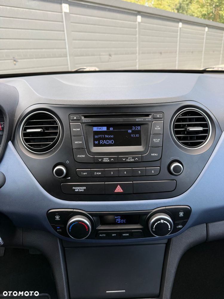 Hyundai i10 1.0 BlueDrive Go - 28