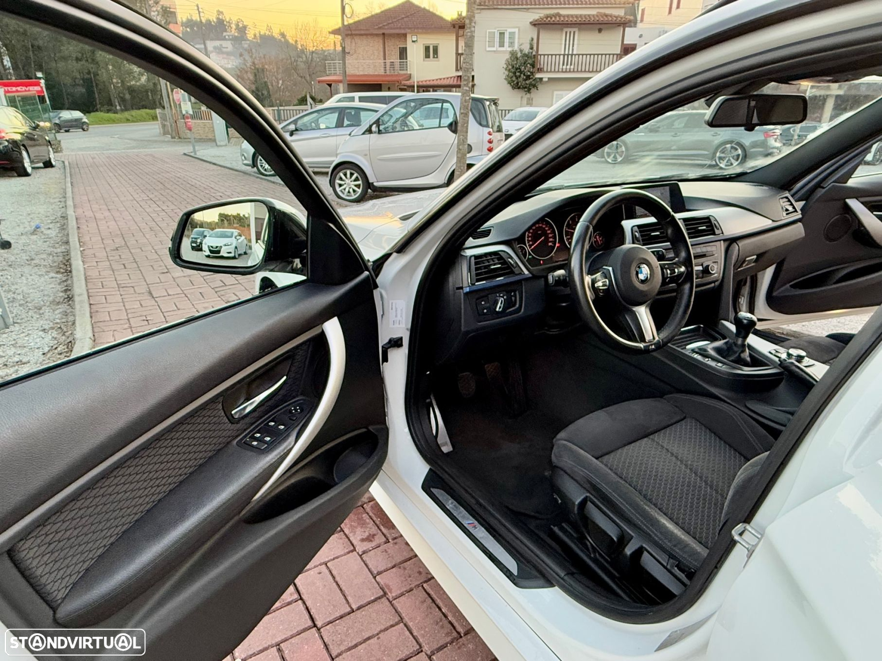 BMW 318 d Touring xDrive Pack M - 35