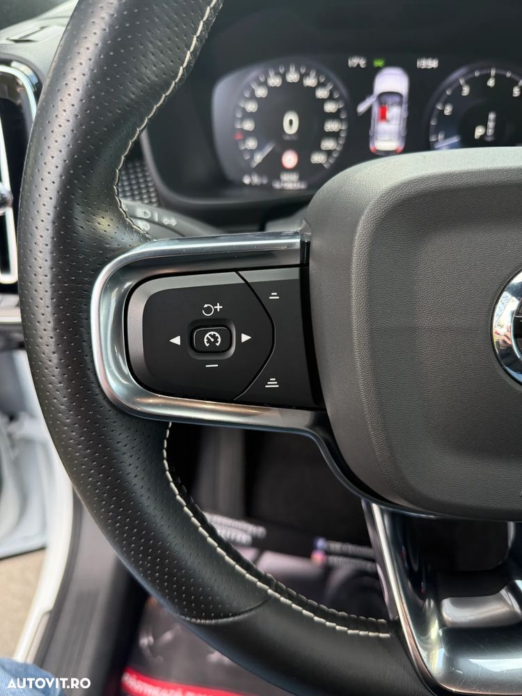 Volvo XC 40 B4 B AWD DKG RDesign - 21