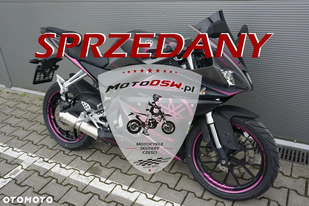 Yamaha YZF - 1