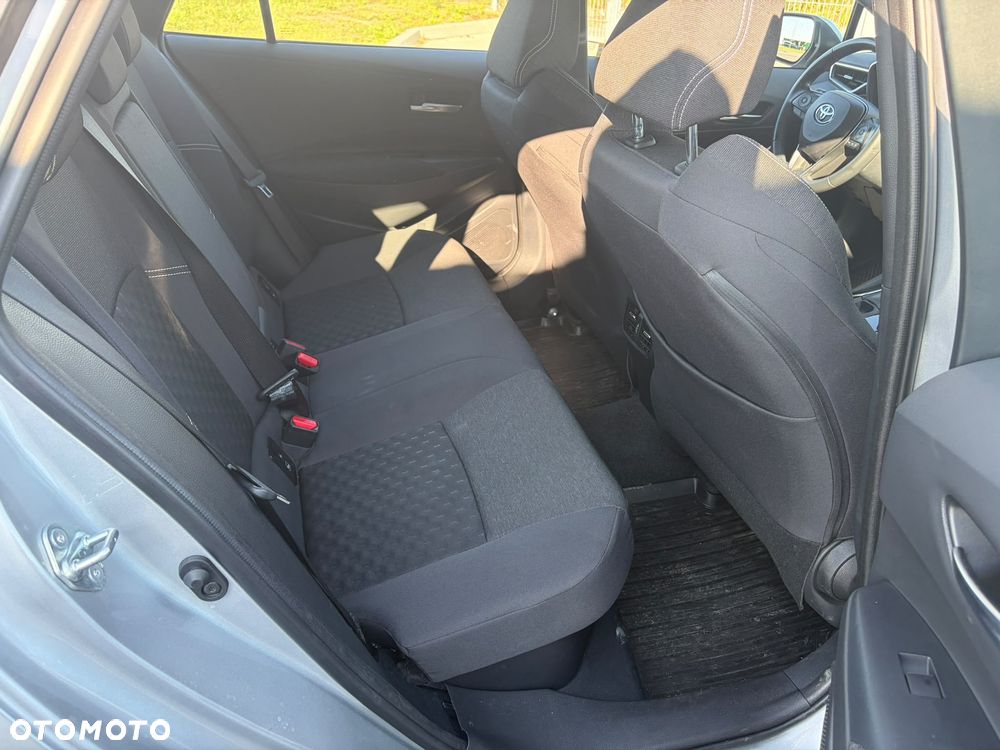 Toyota Corolla 1.8 Hybrid Comfort - 28