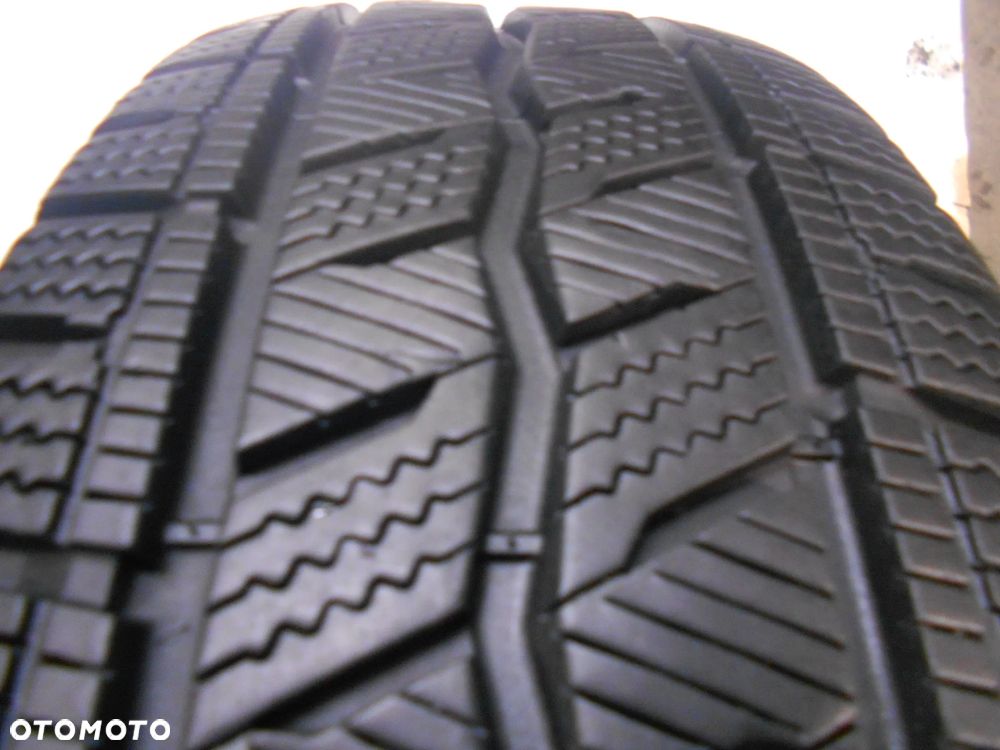 OPONA POJEDYNKA 205/65R16C HANKOOK WINTER ICEPT LV DOT 4222 9.2MM - 2