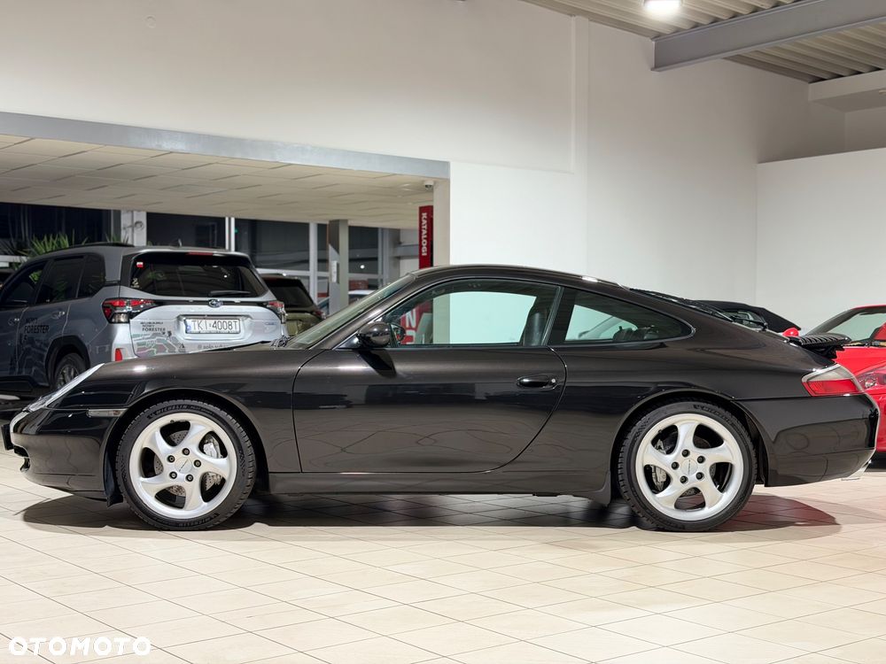 Porsche 911 Carrera 4 - 5