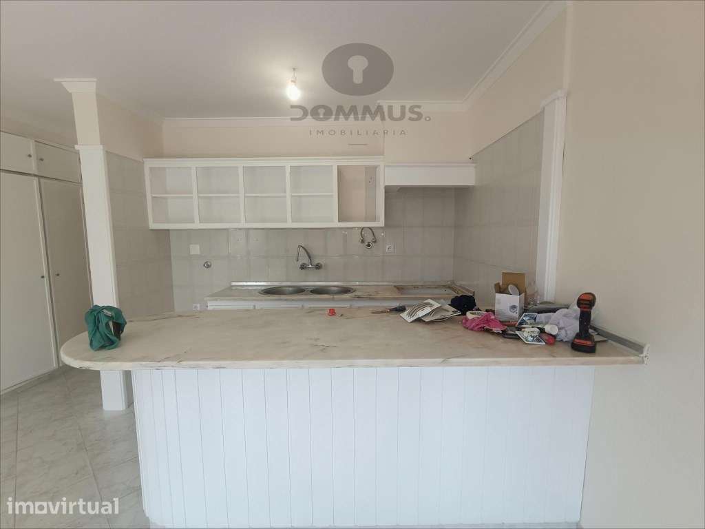 Apartamento T1 no Magoito com Vista Mar e Parqueamento - Grande imagem: 3/16