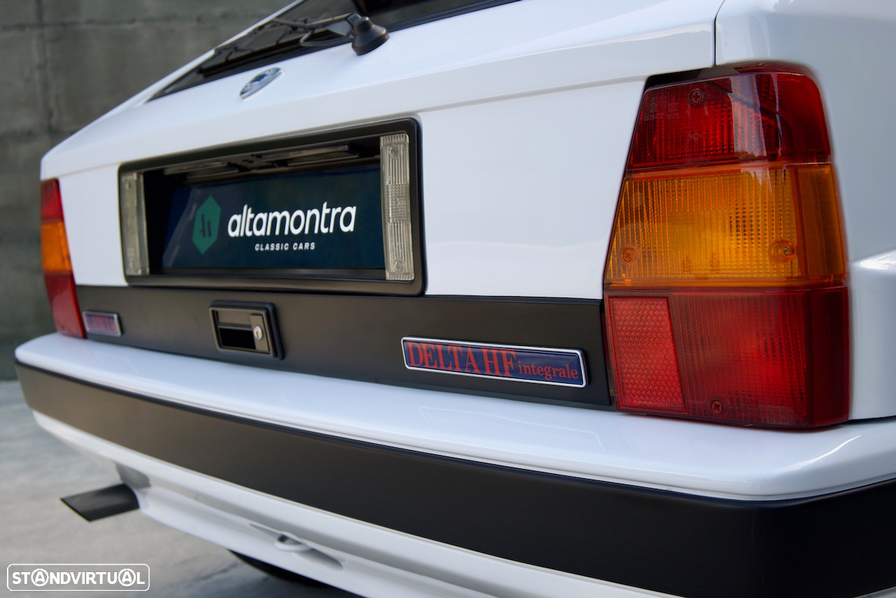 Lancia Delta 2.0 HF Integrale - 15