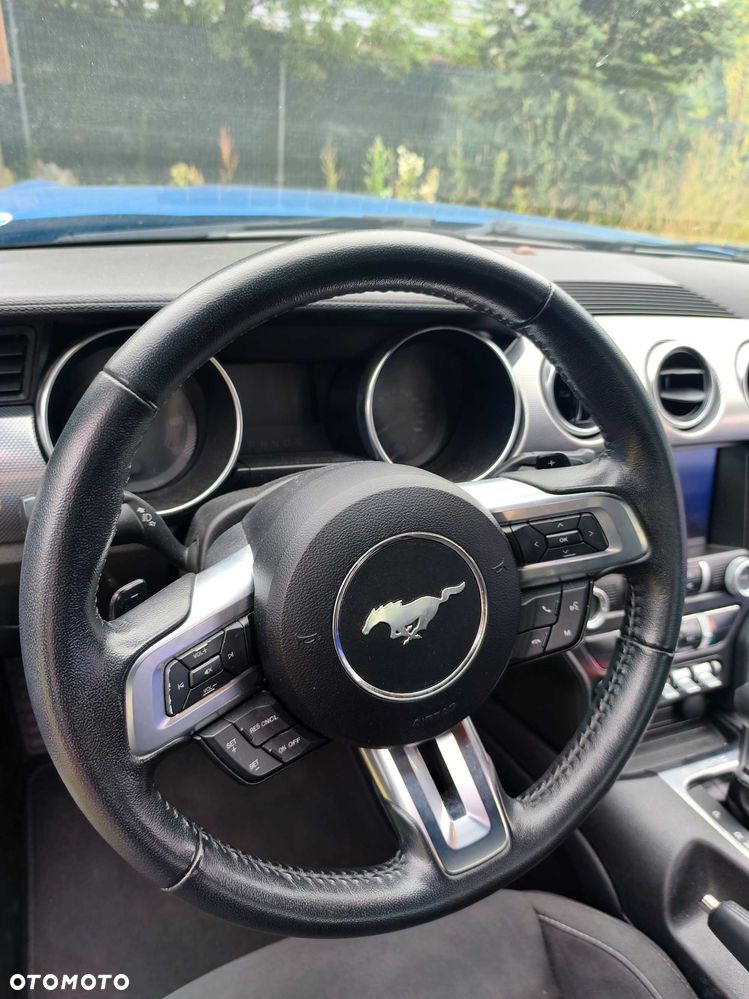 Ford Mustang - 6