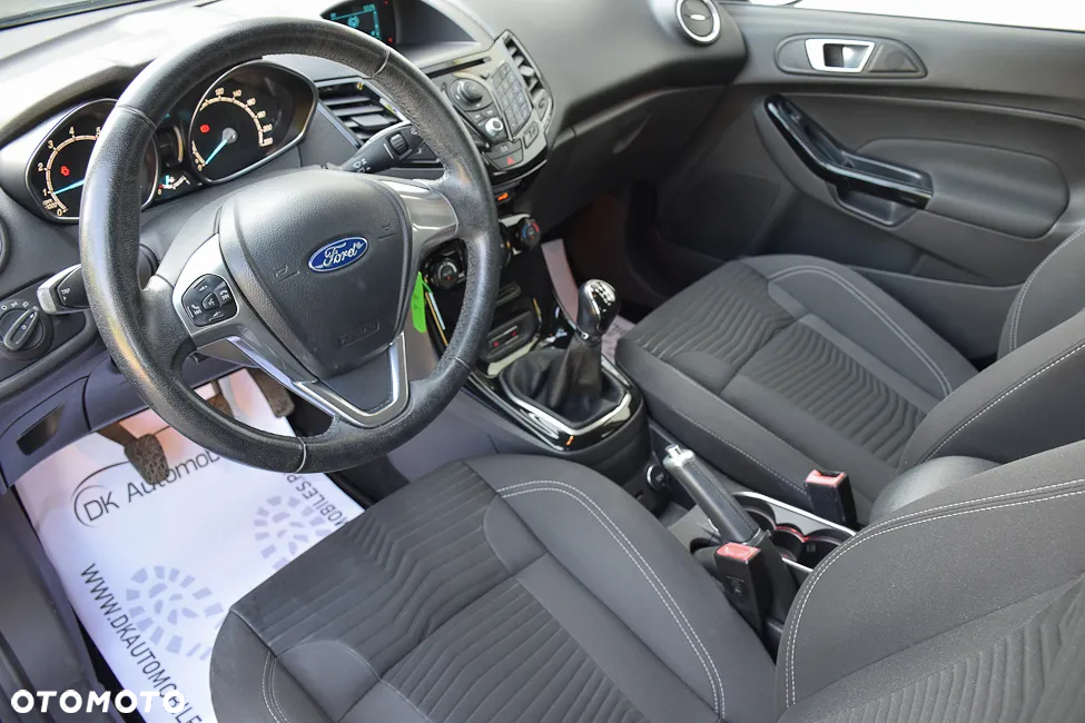 Ford Fiesta 1.25 Titanium X - 19