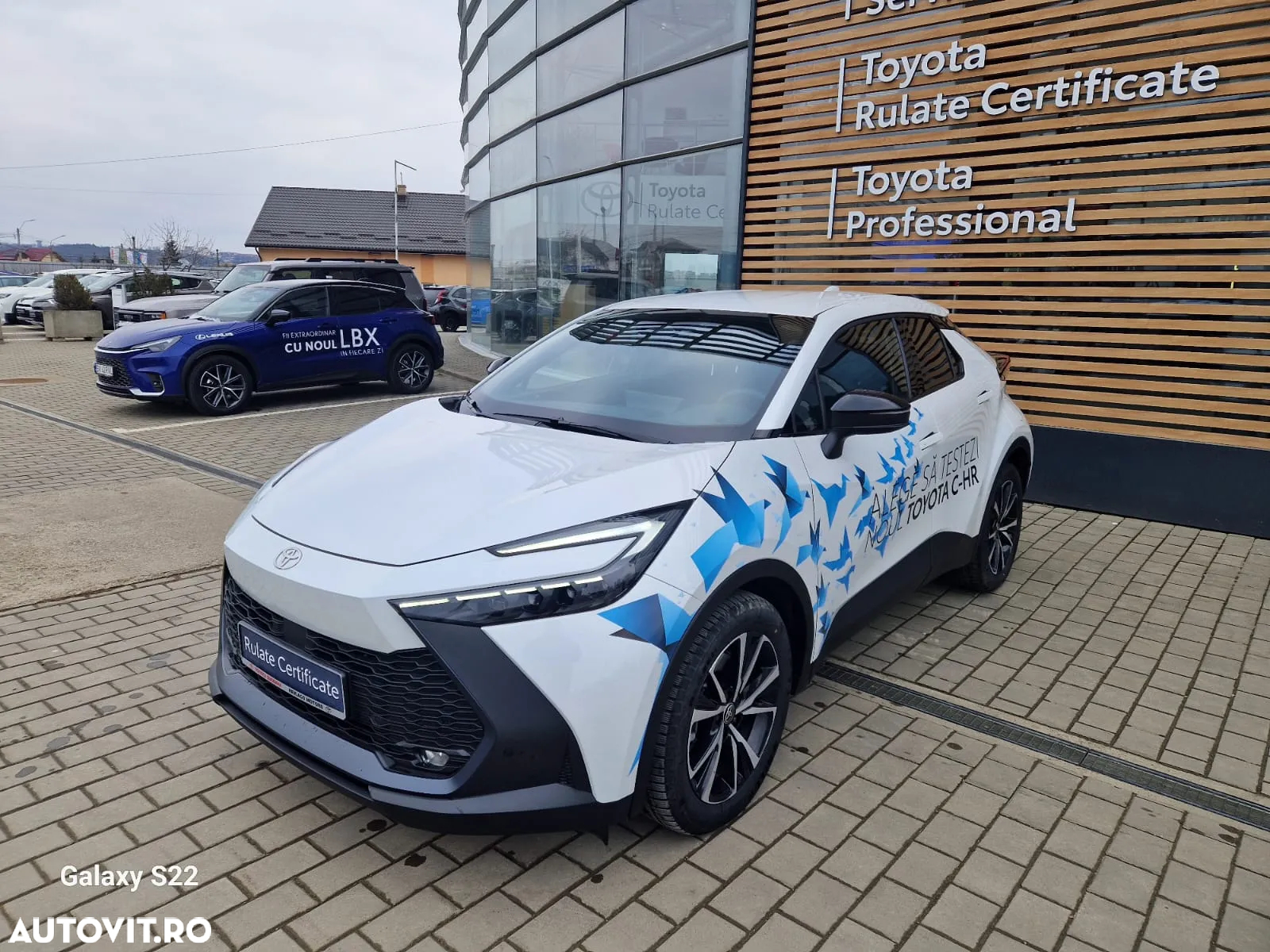 Toyota C-HR 2.0 PHEV 223 CP 4x2 CVT Dynamic - 3
