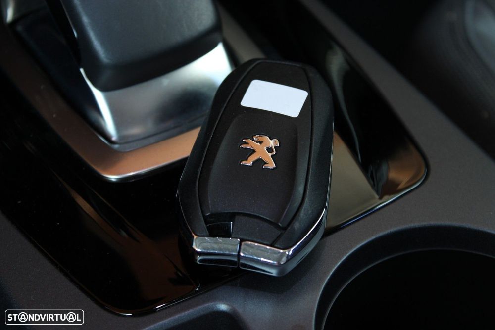 Peugeot e-2008 Allure - 42