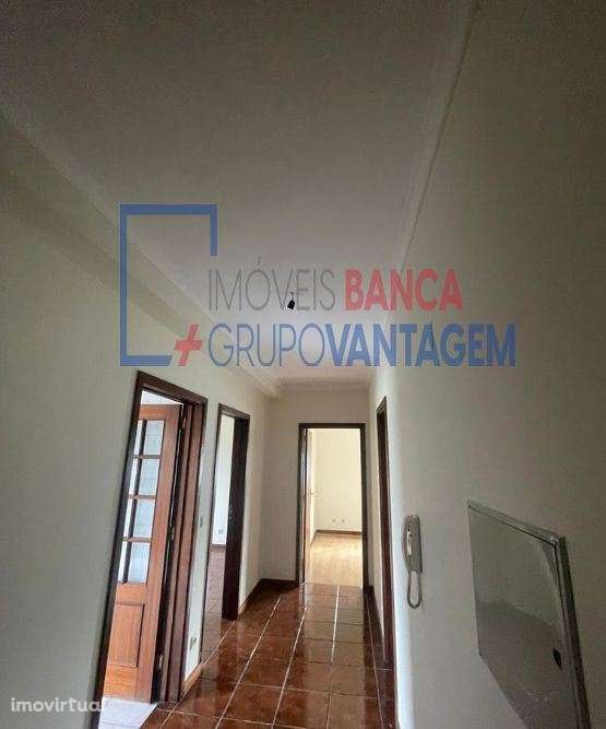 APARTAMENTO T1  - PAÇO SOUSA - Grande imagem: 5/19