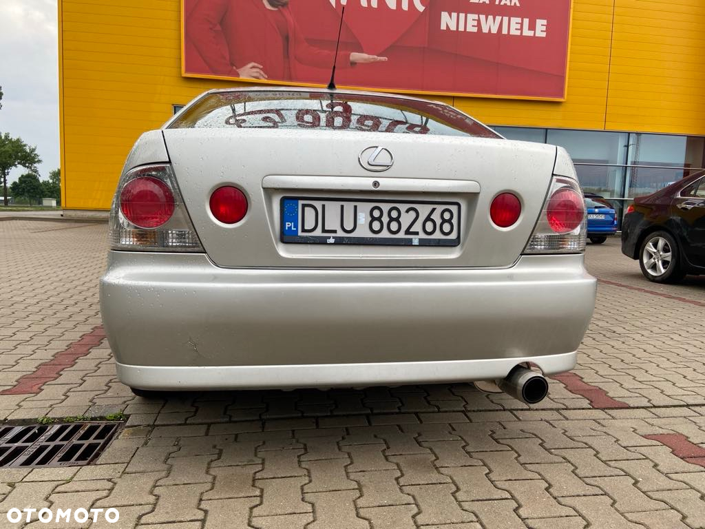 Lexus IS 200 SC Prestige - 11