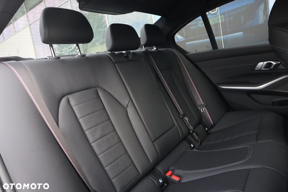 BMW Seria 3 - 12