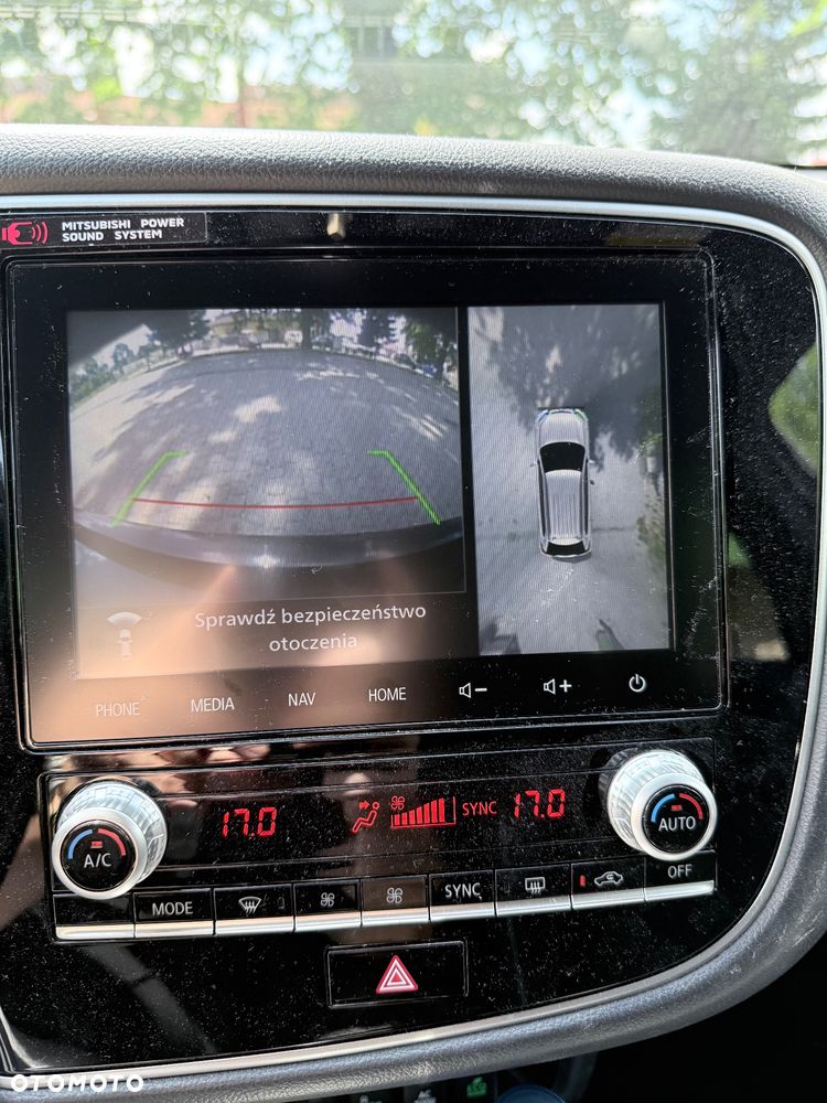 Mitsubishi Outlander - 11