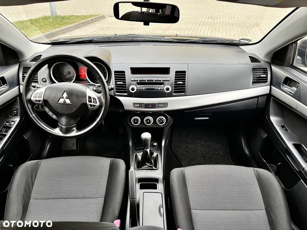 Mitsubishi Lancer 1.8 Intense - 16