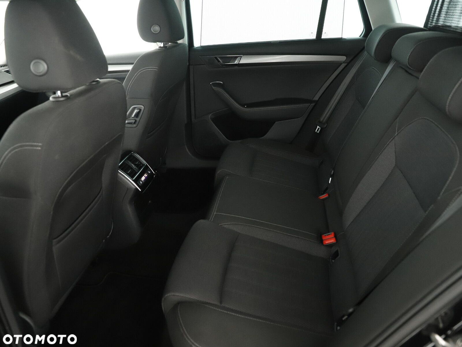 Skoda Superb 2.0 TDI SCR Style DSG - 10