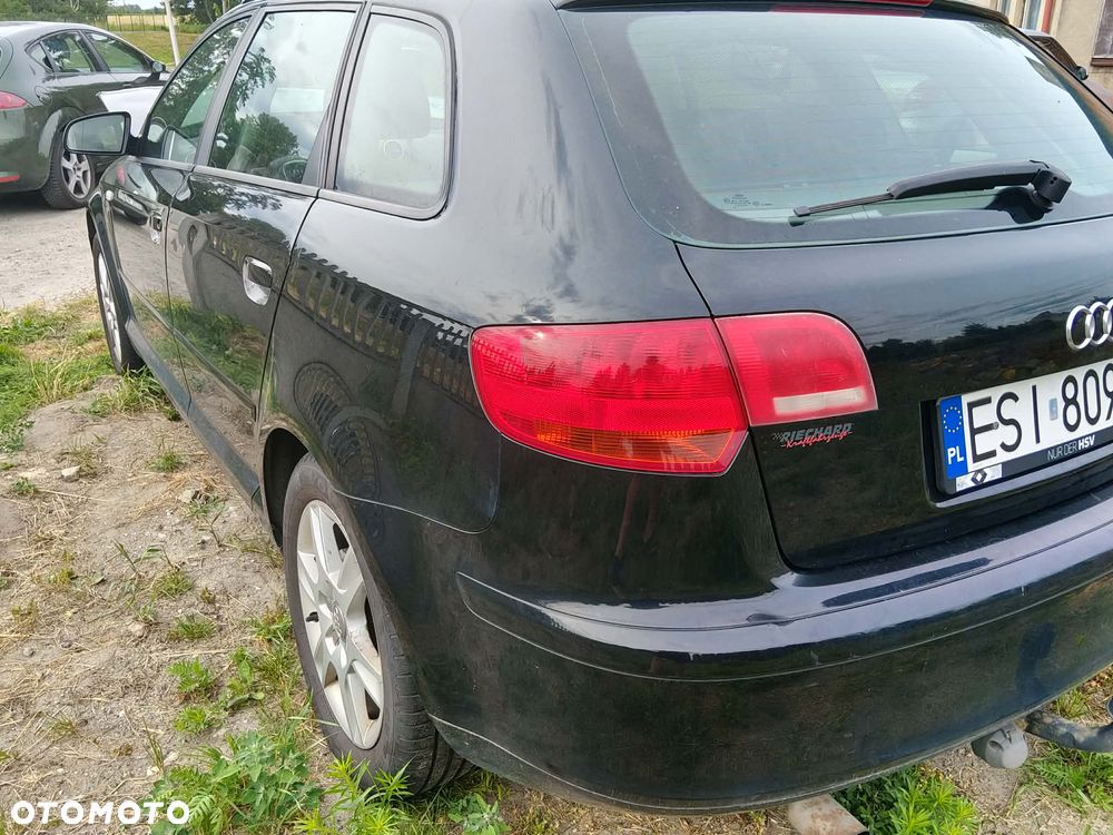 Audi A3 Sportback 1.6 Ambiente - 2