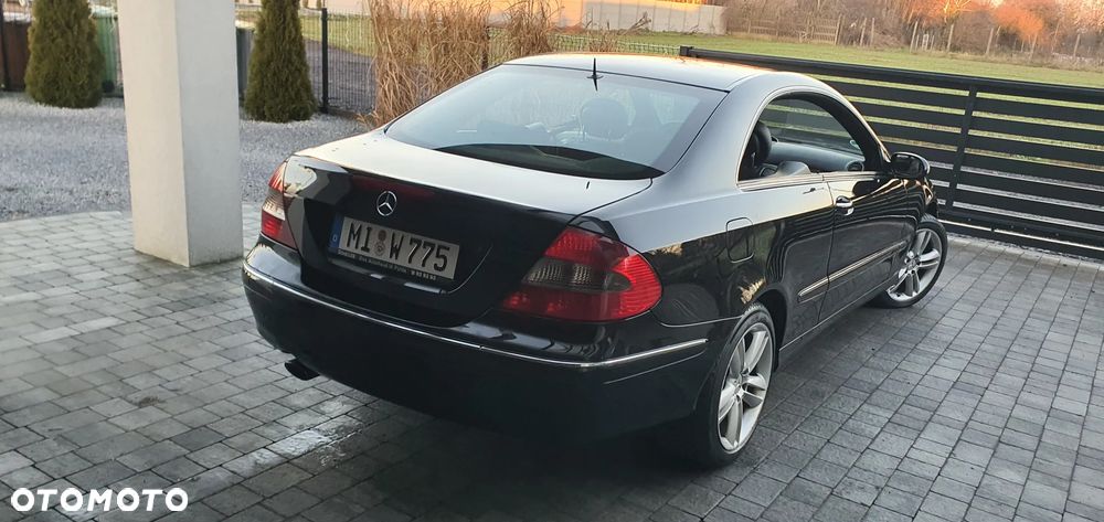 Mercedes-Benz CLK - 23