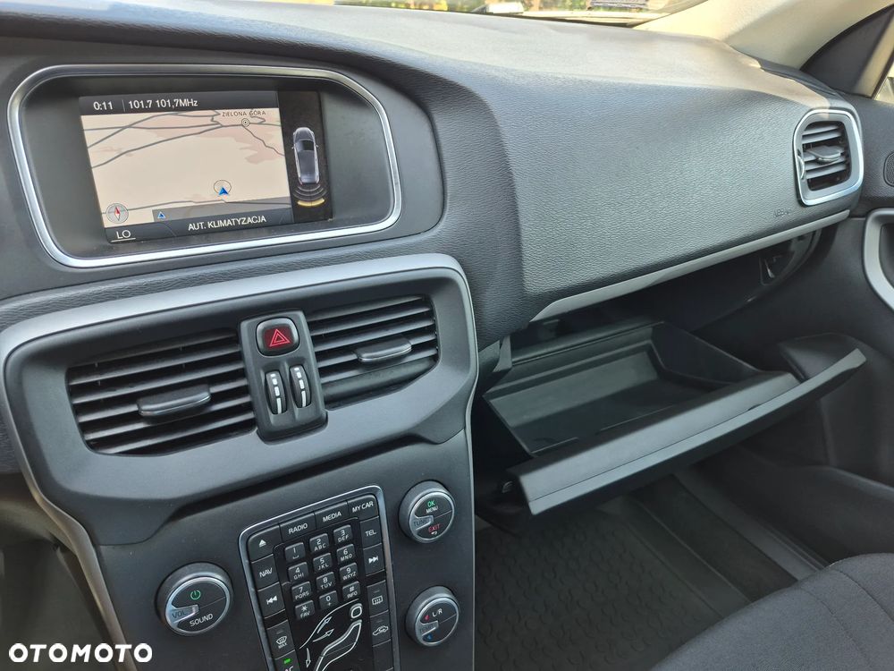 Volvo V40 D2 Momentum - 18