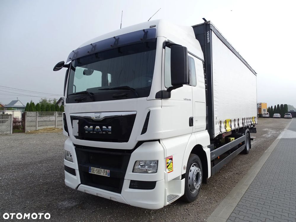 MAN TGX 18.400 BDF z plandeką