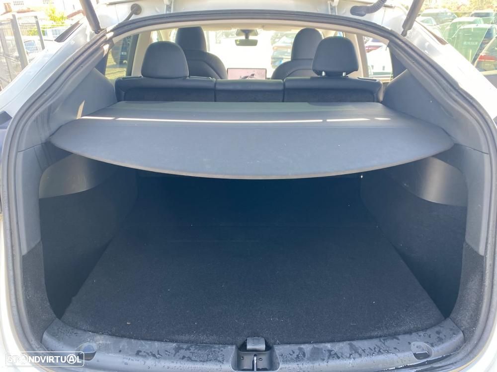 Tesla Model Y Standard RWD - 9