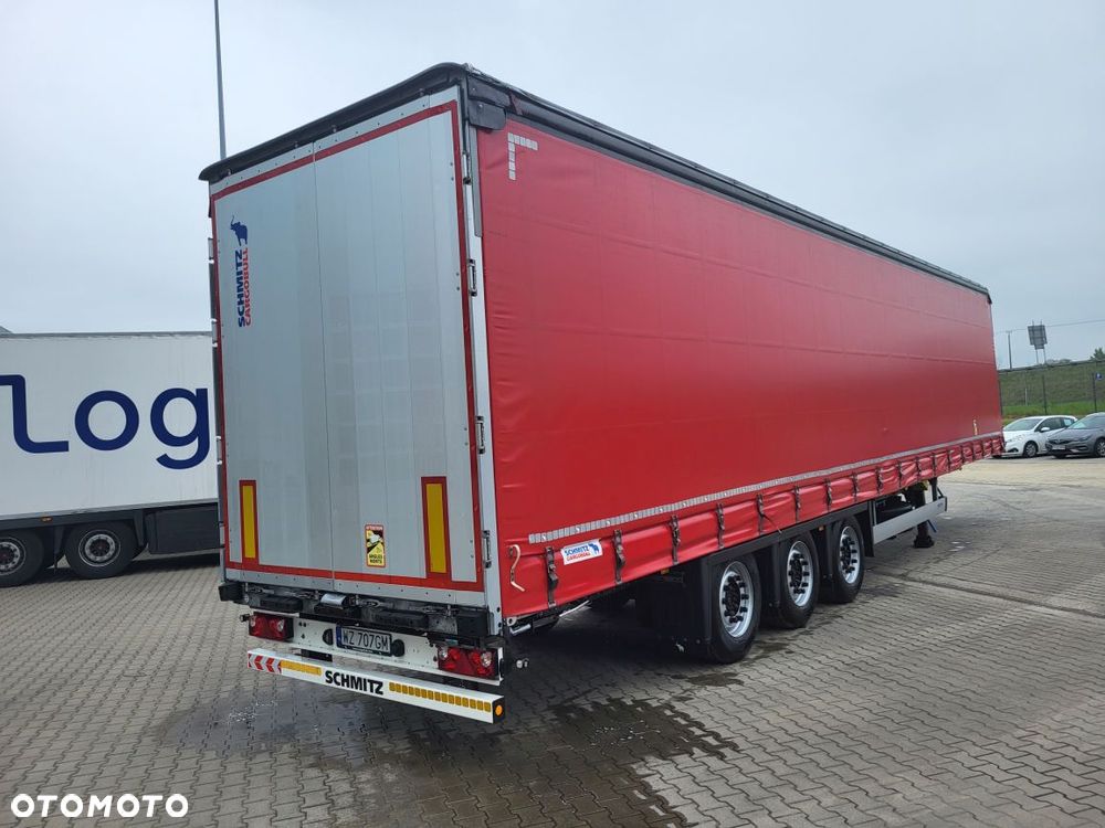 Schmitz Cargobull Mega Varios; oś podnoszona; system BDE - 4