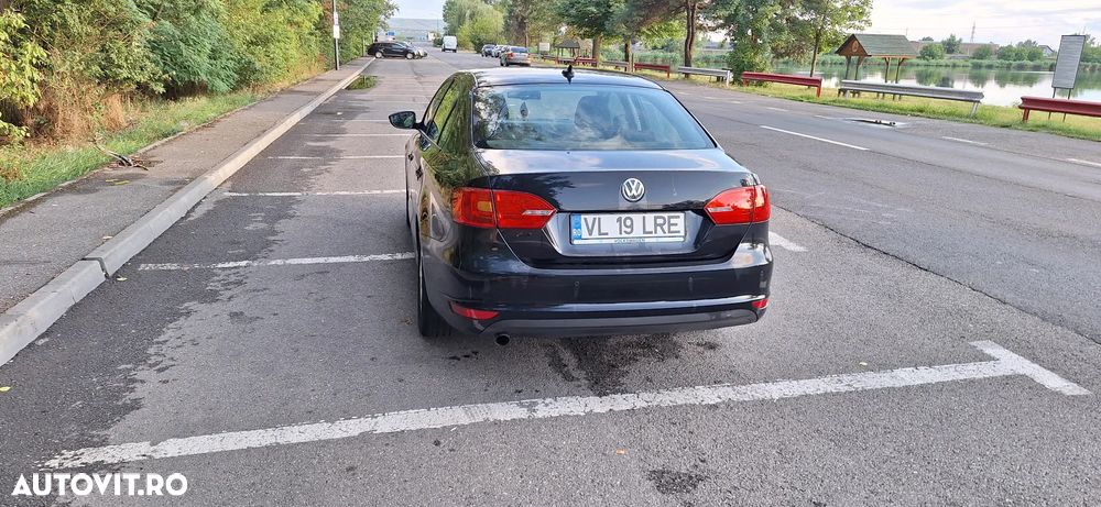 Volkswagen Jetta - 3