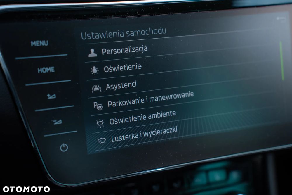 Skoda Superb 2.0 TDI L&K DSG - 33