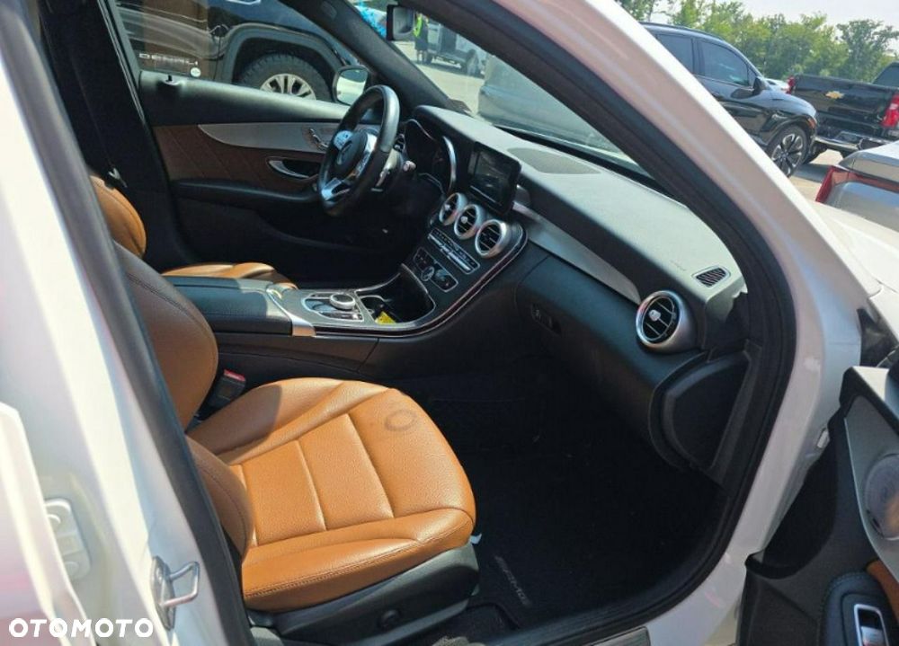 Mercedes-Benz Klasa C 300 4Matic 9G-TRONIC AMG Line - 8