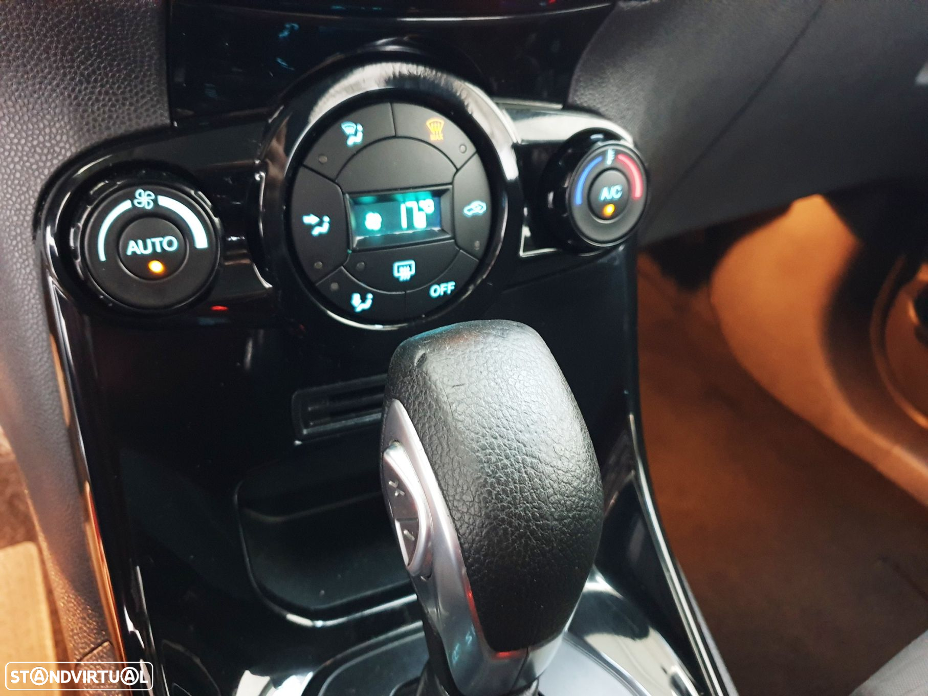 Ford Fiesta 1.0 T EcoBoost Titanium PowerShift - 16