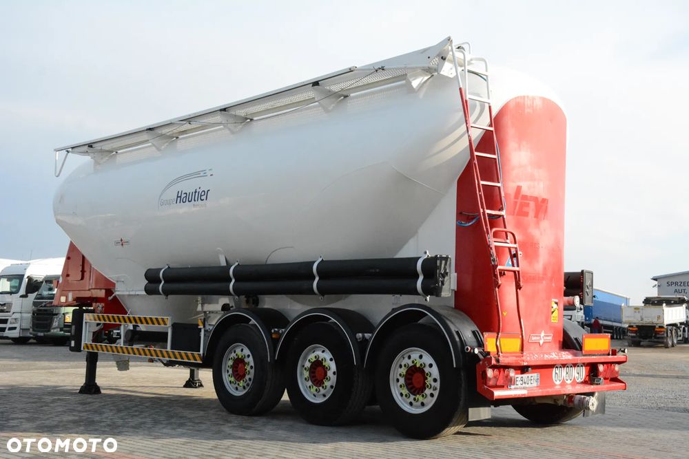Spitzer SF 39 PI / 2009r / Cementonaczepa / 39000l / 4,670t / Osie SAF - 5