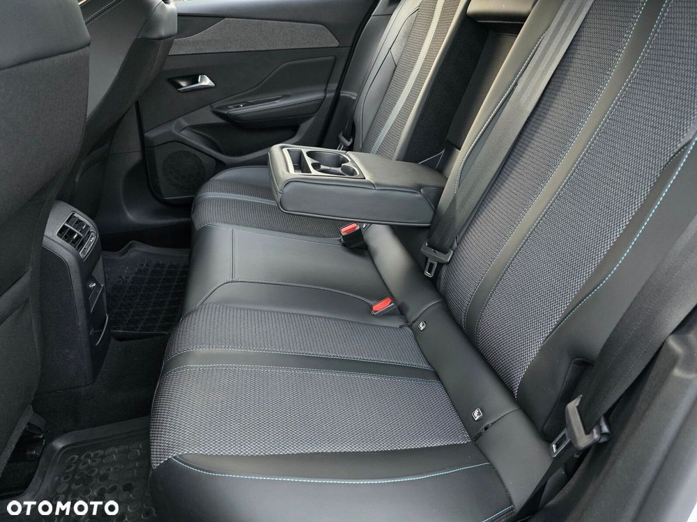 Peugeot 308 1.2 PureTech Allure Pack S&S EAT8 - 26